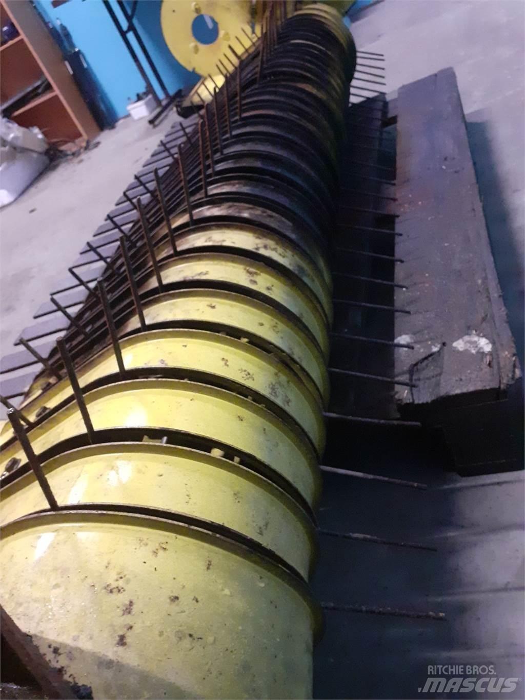 John Deere 590 Další