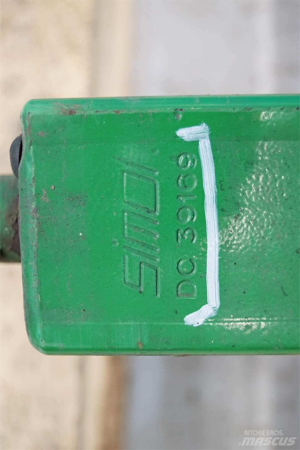 John Deere 590 Další