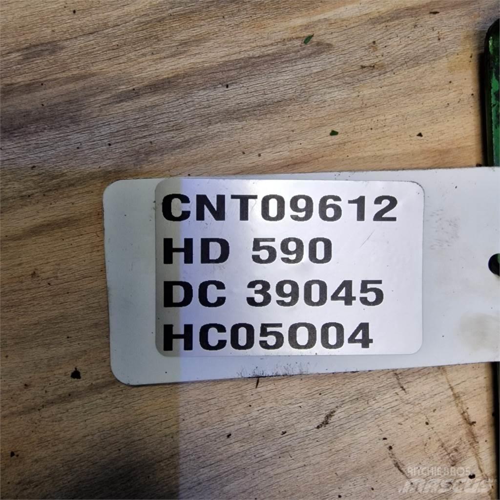 John Deere 590 Další