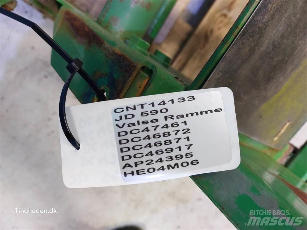 John Deere 590 Další