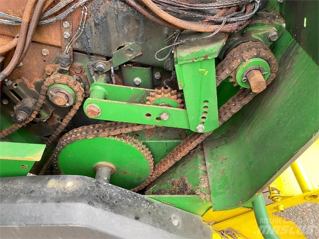 John Deere 592 Lis na válcové balíky