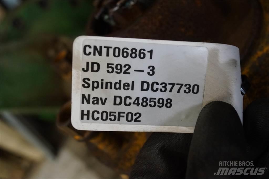 John Deere 592 Nápravy