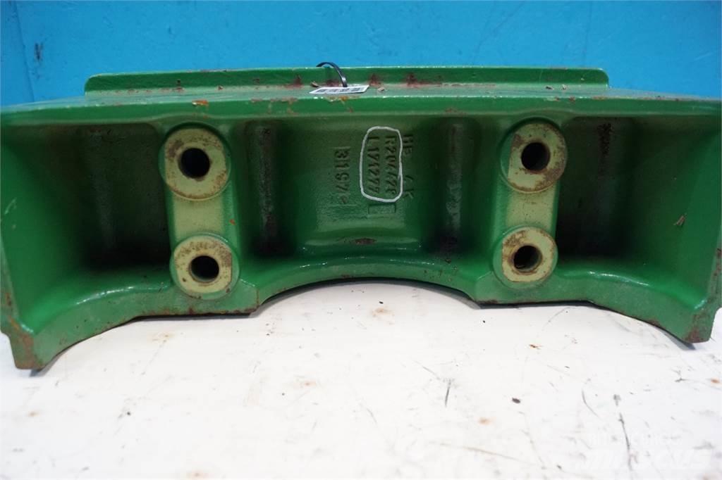 John Deere 6105M Přední závaží