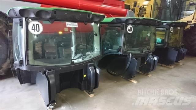 John Deere 6155 Kabiny a interiér