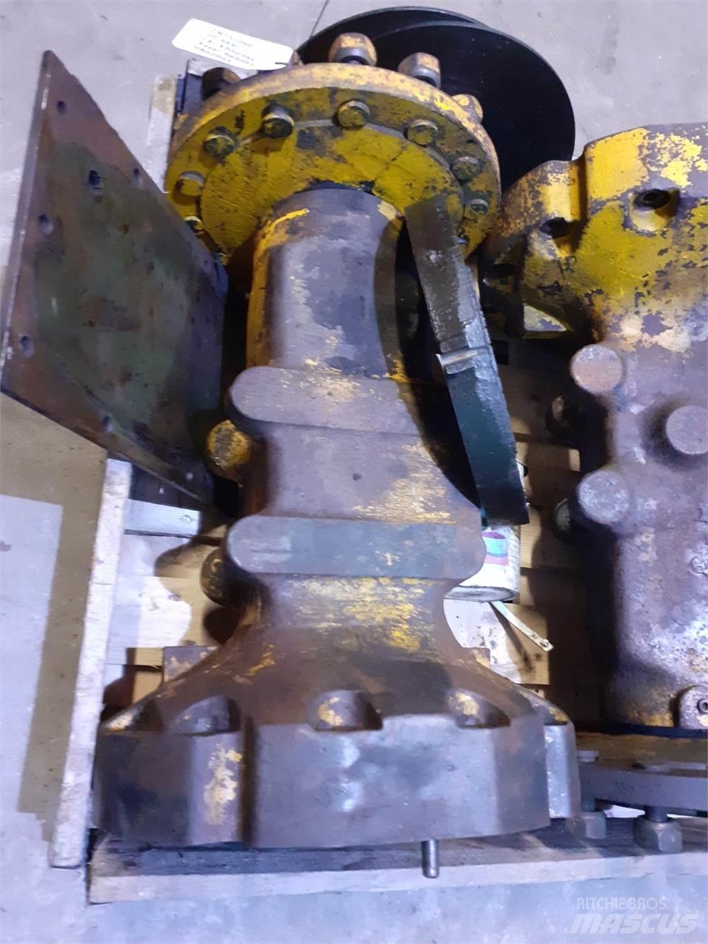 John Deere 644C Nápravy