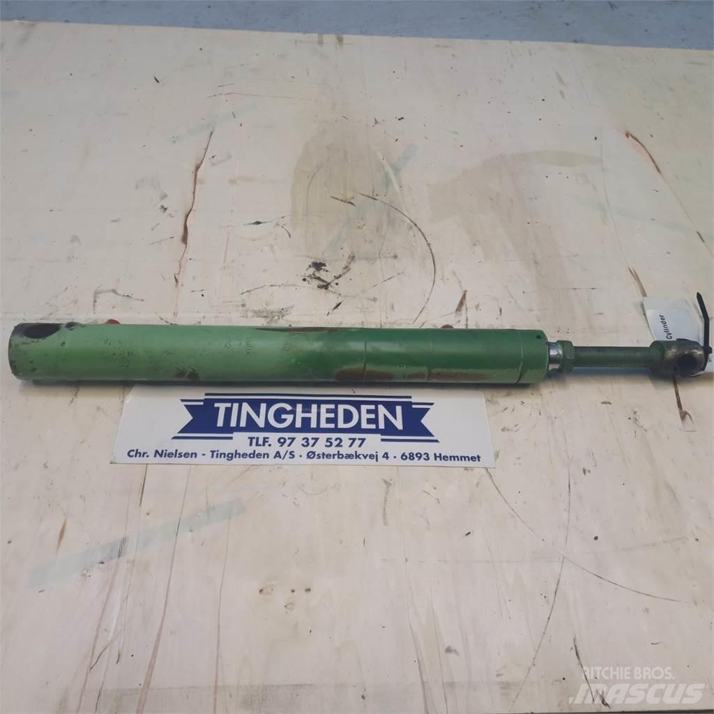 John Deere 820 Hydraulika
