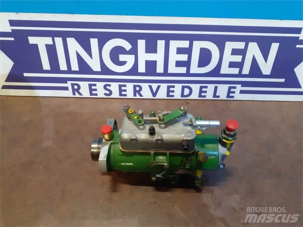 John Deere 935 Motory