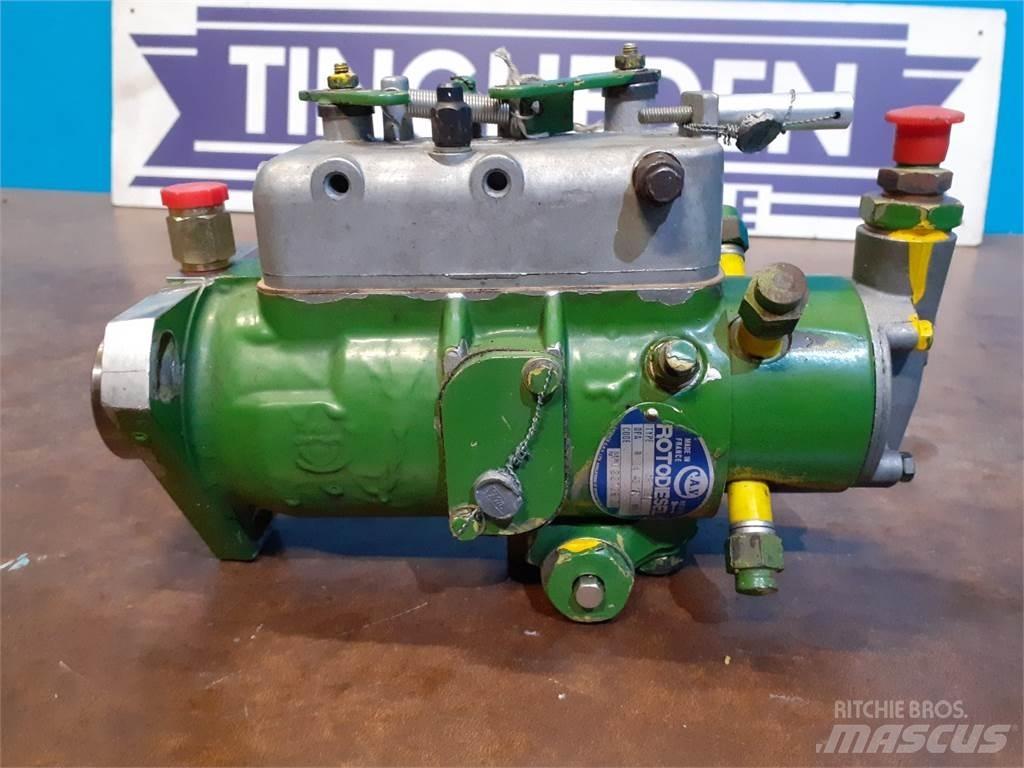 John Deere 935 Motory