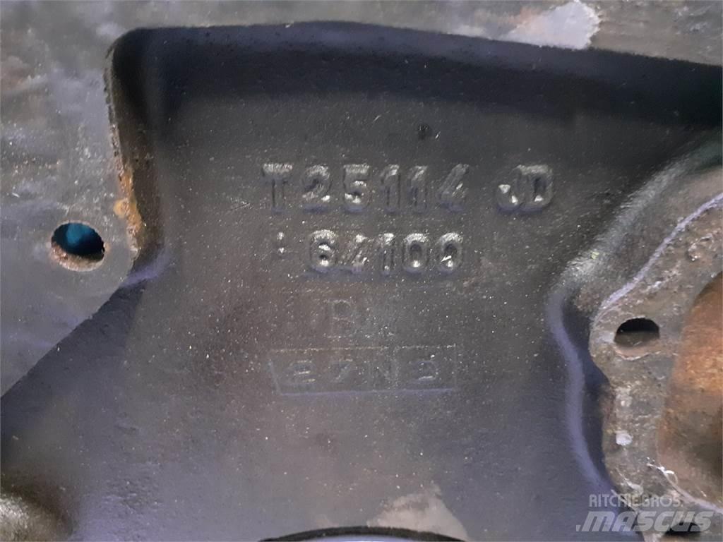 John Deere 935 Motory