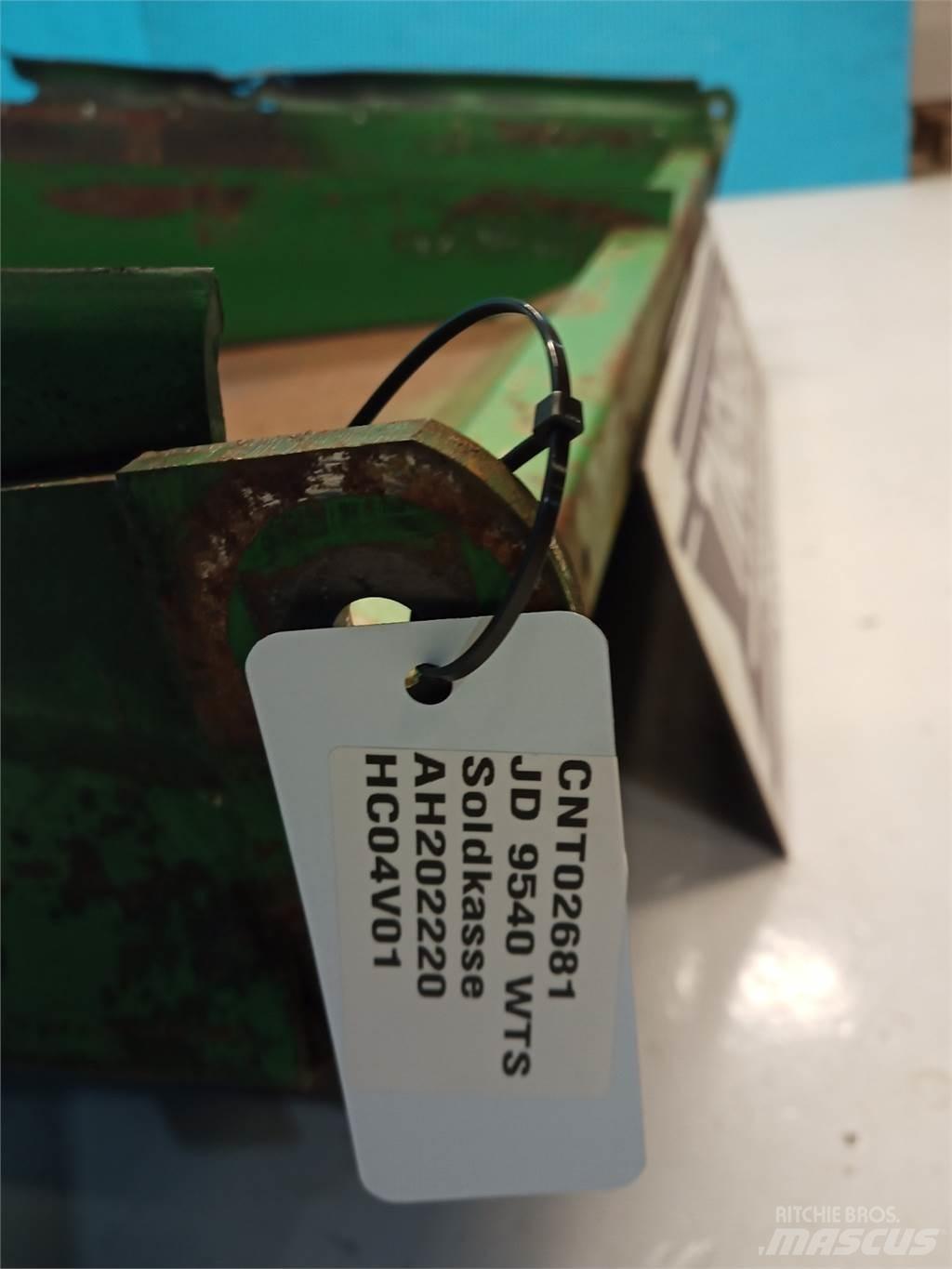 John Deere 9540 Sypače písku a soli