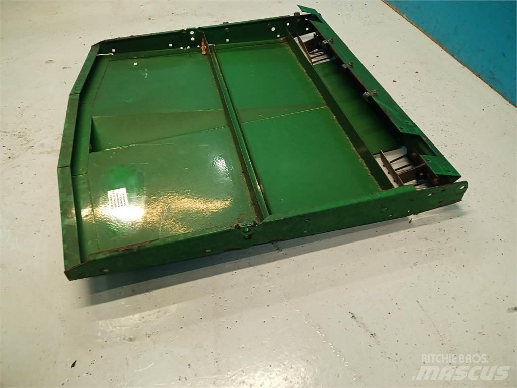 John Deere 9540 Sypače písku a soli