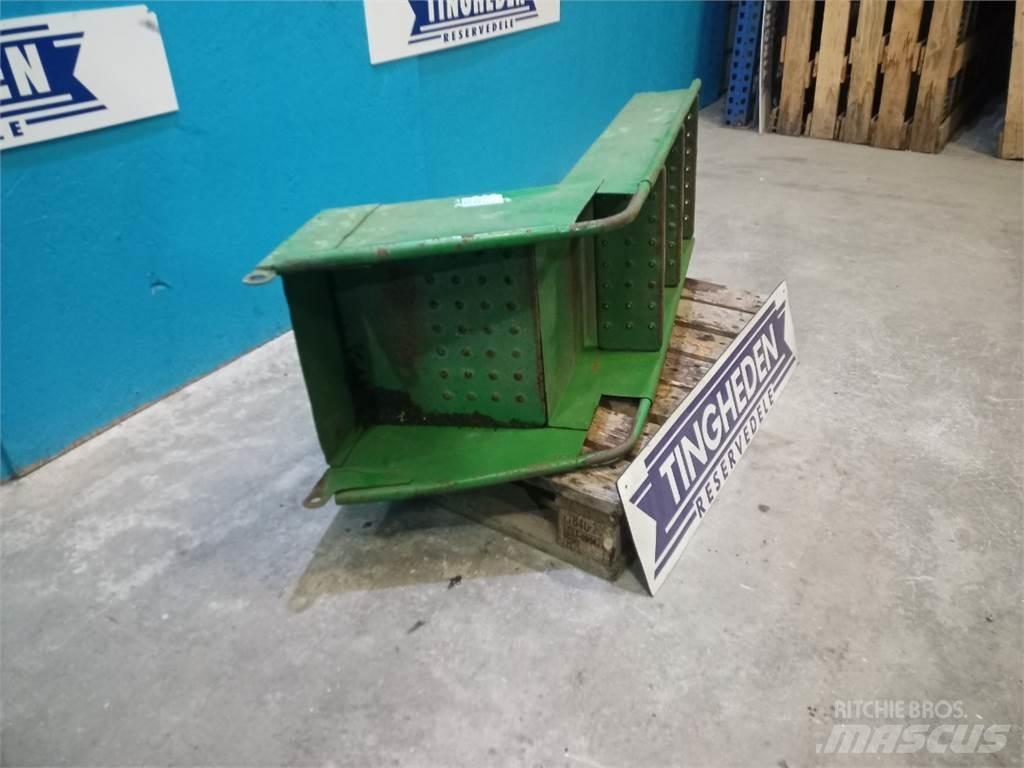 John Deere 955 Kabiny a interiér