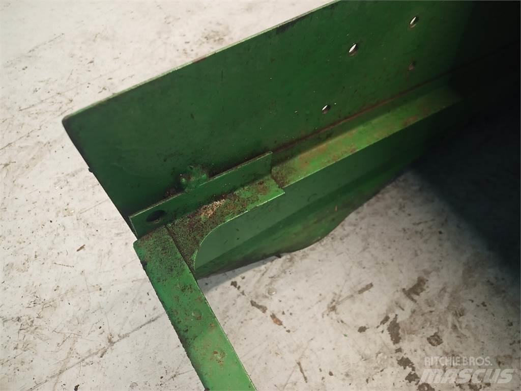 John Deere 965 Sypače písku a soli