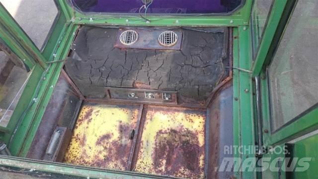 John Deere 975 Kabiny a interiér