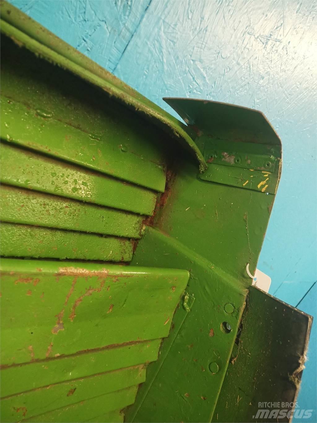 John Deere 975 Sypače písku a soli