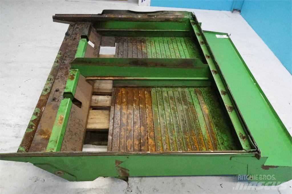 John Deere 9780 Sypače písku a soli