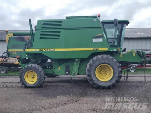 John Deere CTS Sklízecí mlátičky