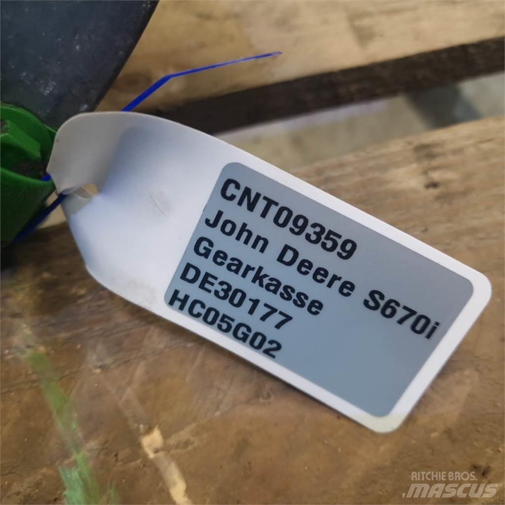 John Deere S670 Převodovka
