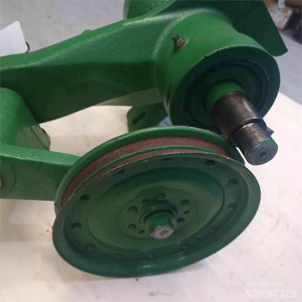 John Deere S670 Další