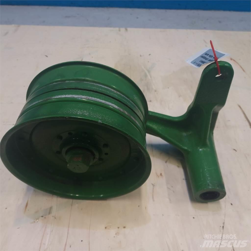 John Deere S670 Další
