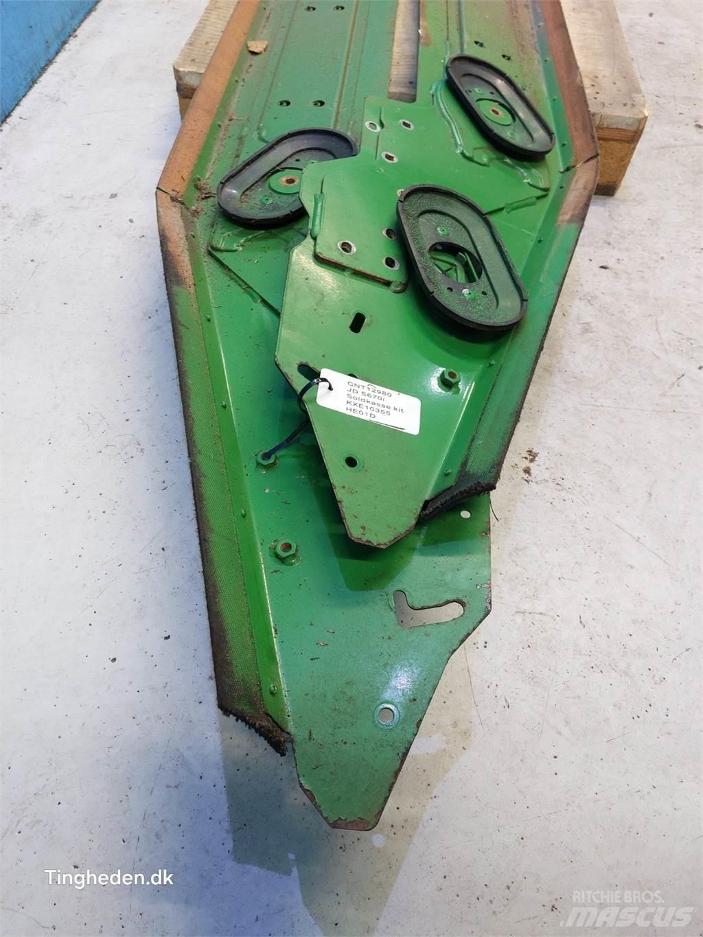 John Deere S670 Sypače písku a soli
