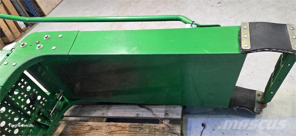 John Deere S690 Další