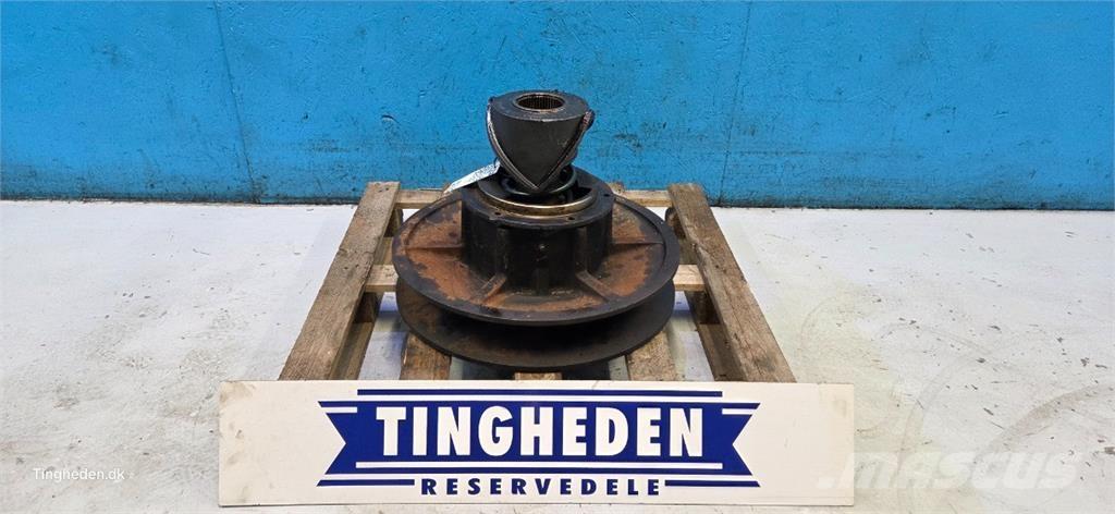 John Deere S690 Další