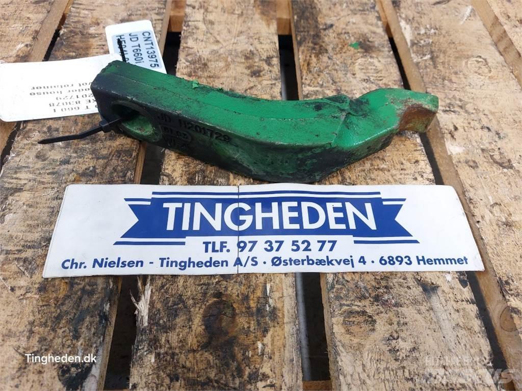 John Deere T660i Další