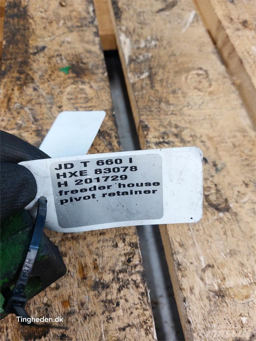 John Deere T660i Další