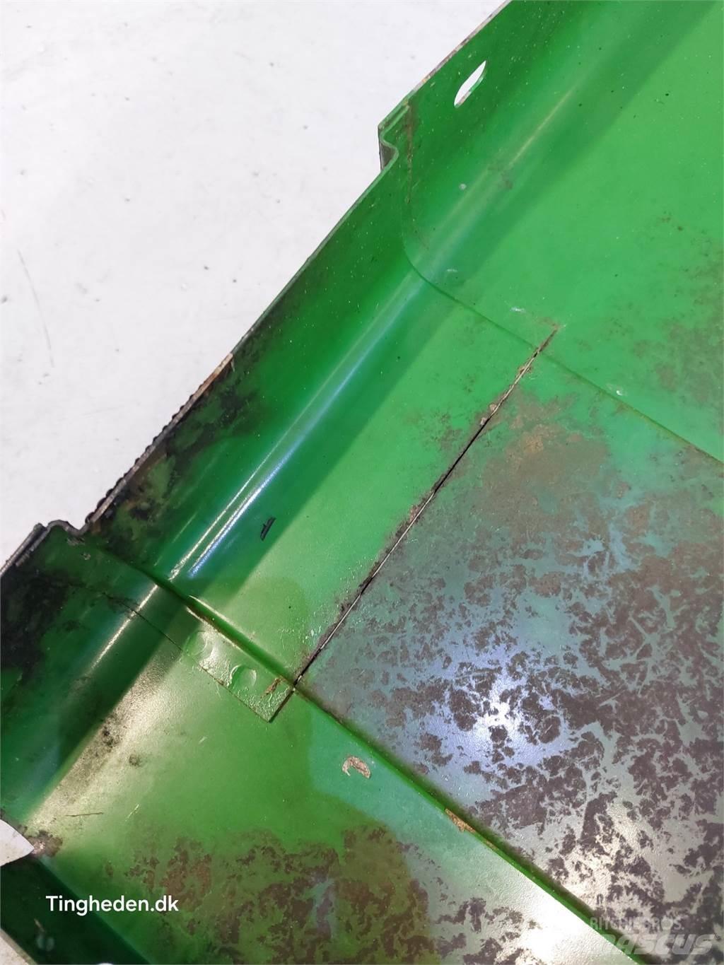 John Deere T660I Další