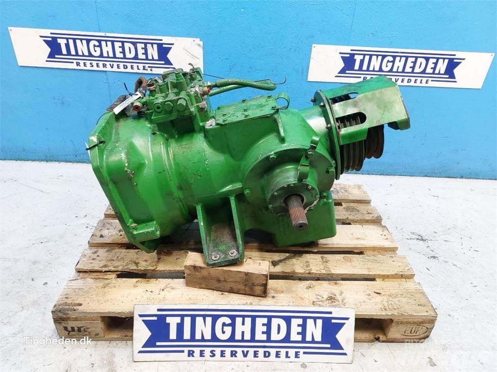 John Deere T660I Převodovka