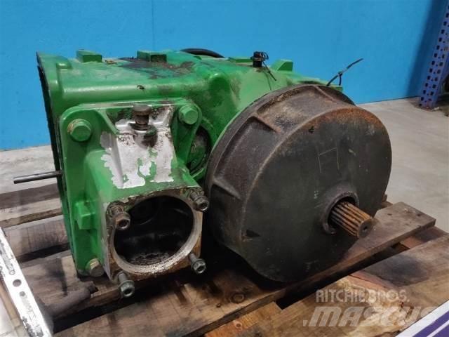 John Deere T670 Převodovka