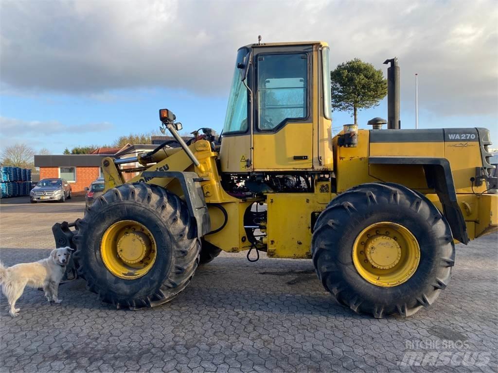 Komatsu WA270 Kolové nakladače