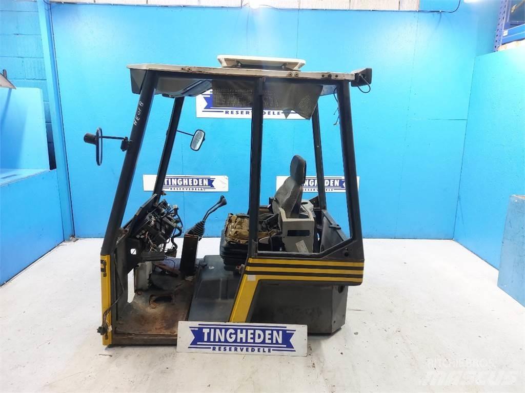 Kramer 712 Kabiny a interiér
