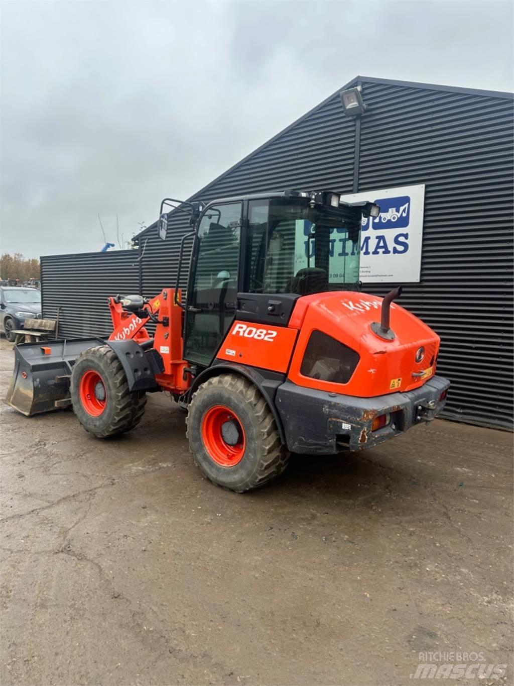 Kubota R082 Kolové nakladače