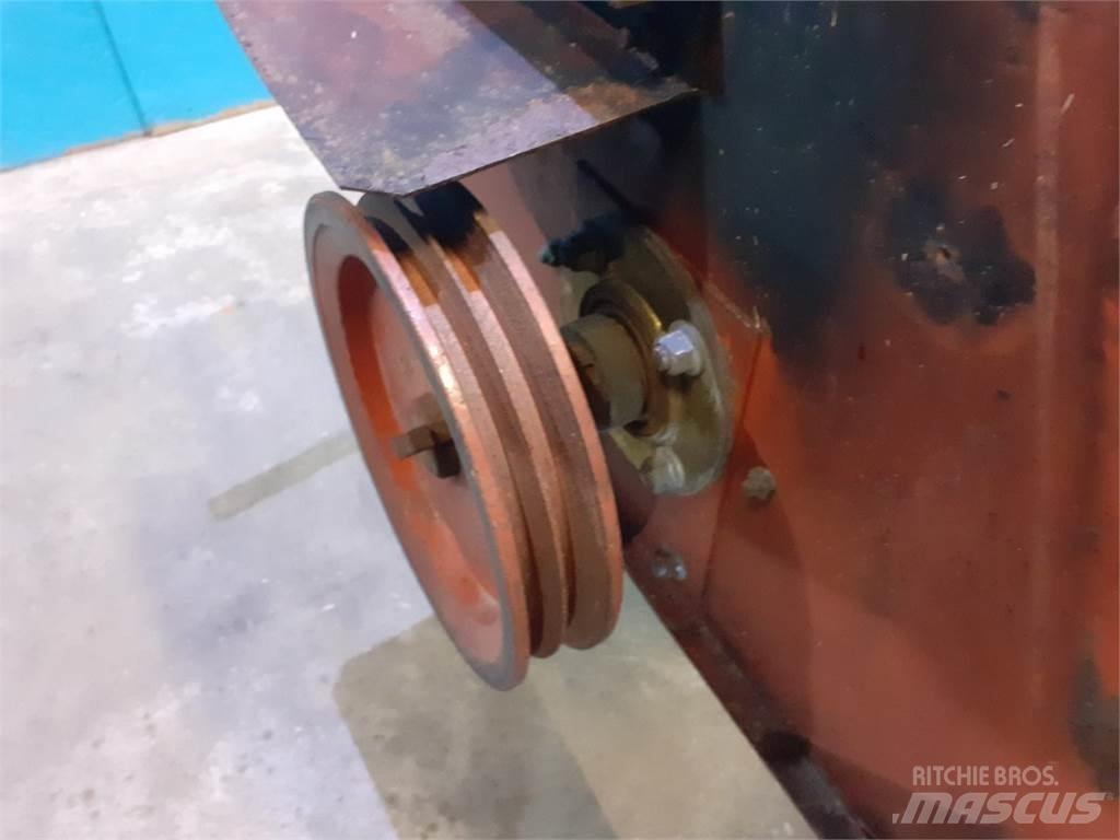 Laverda 3650 Příslušenství a náhradní díly ke kombajnům