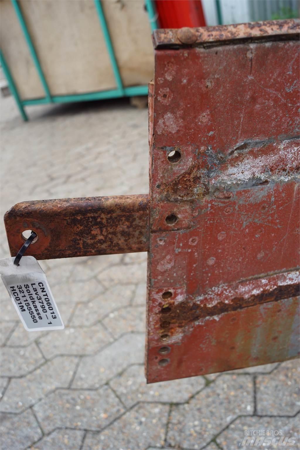 Laverda 3790 Sypače písku a soli