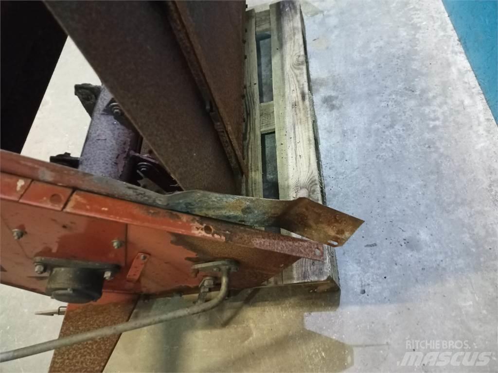 Laverda 521 Příslušenství a náhradní díly ke kombajnům