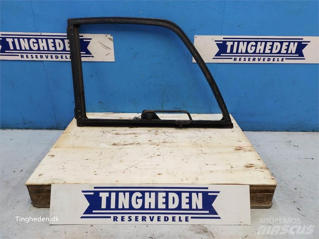 Manitou MT932 Kabiny a interiér