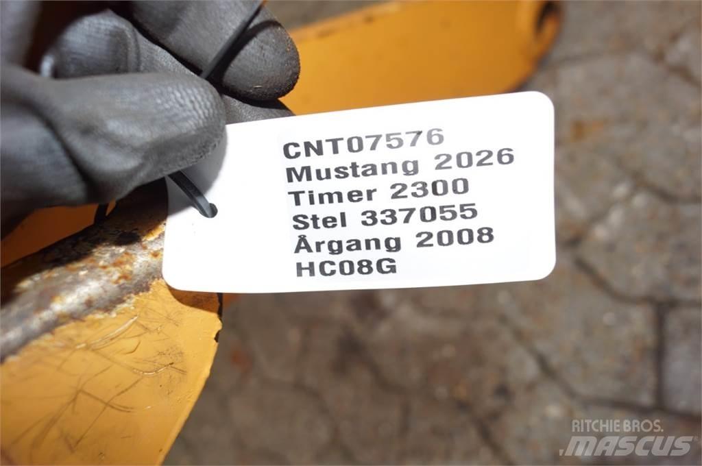 Mustang 2026 Výložníky a lžíce