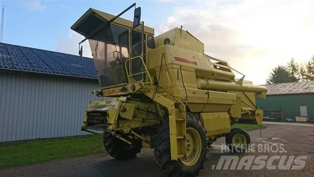 New Holland 1550 Sklízecí mlátičky
