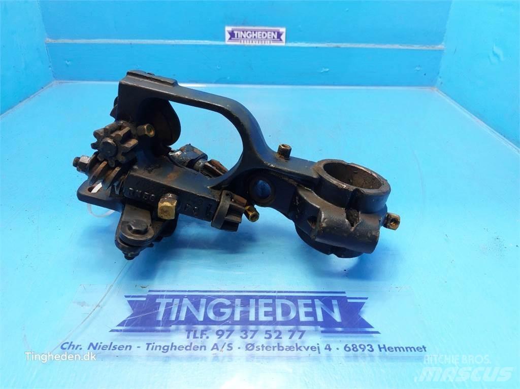 New Holland 4860 Stroje na sklizeň pícnin-příslušenství