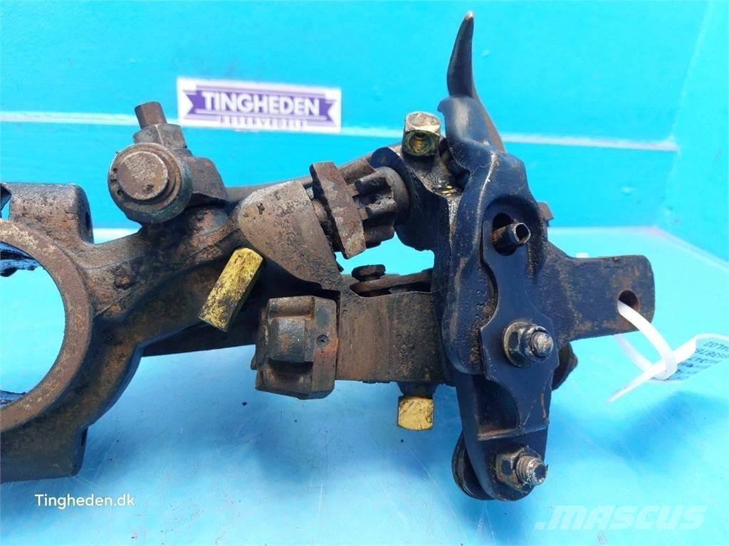New Holland 4860 Stroje na sklizeň pícnin-příslušenství