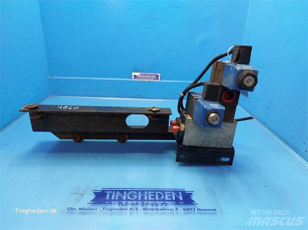New Holland 4860 Hydraulika