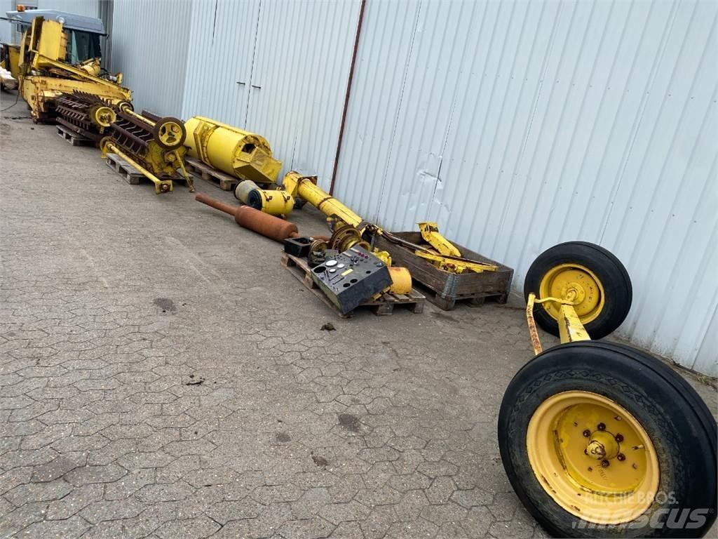 New Holland 8080 Sklízecí mlátičky