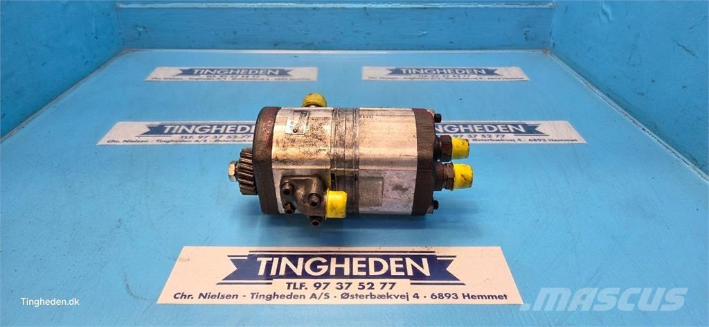 New Holland 844S Hydraulika