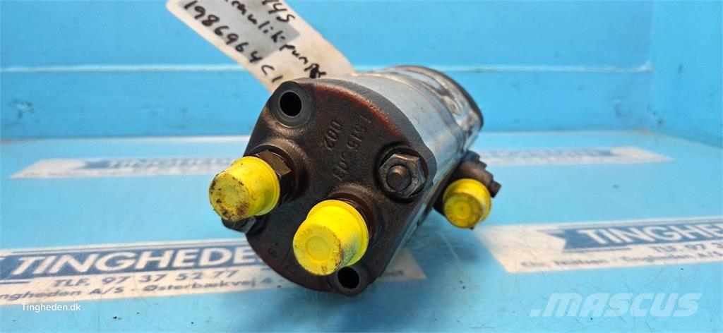 New Holland 844S Hydraulika