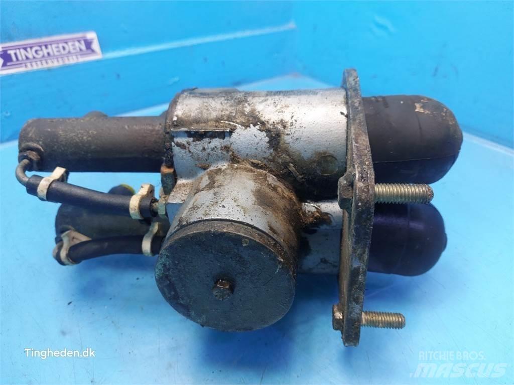 New Holland 8970 Hydraulika