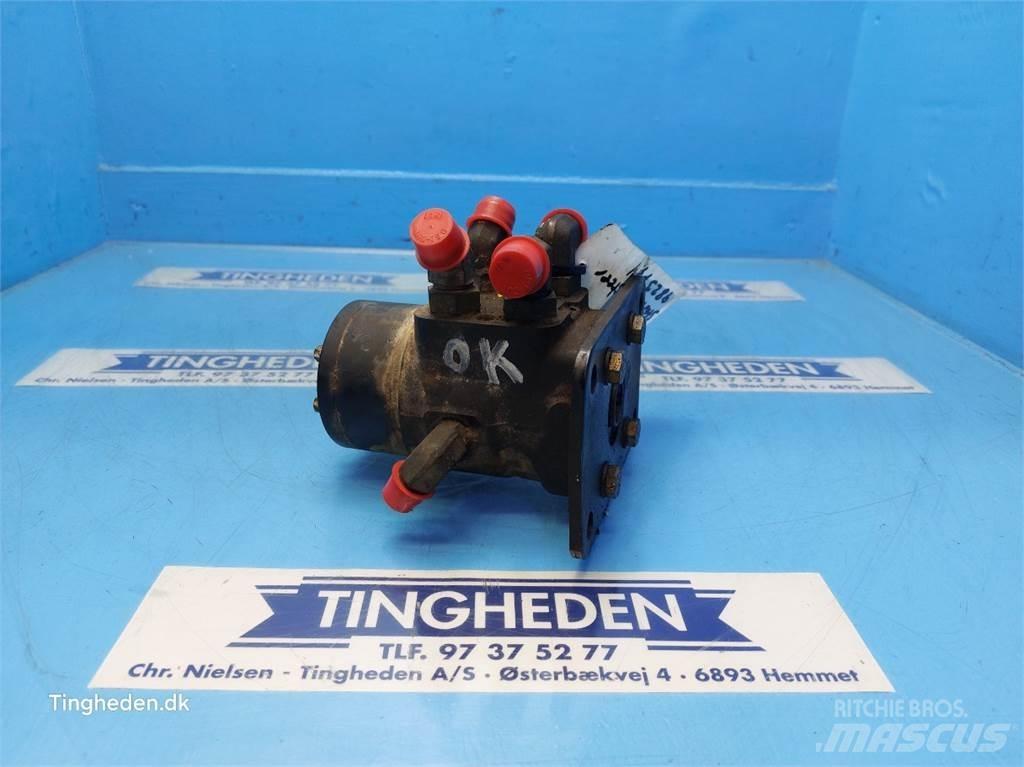 New Holland 8970 Hydraulika