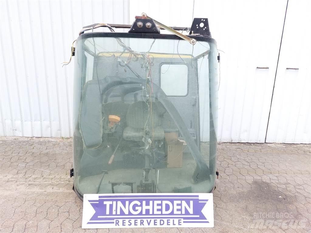 New Holland TF78 Kabiny a interiér